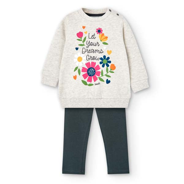 
Completo due pezzi della Linea Abbigliamento Bambina Boboli, composto diu maxifelpa con stampa c...