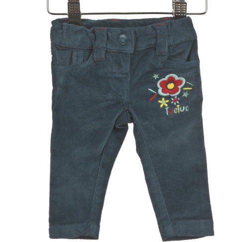 
  Pantalone in velluto della linea abbigliamento bambina Tuc Tuc, con ricamo colorato
  sul dava...